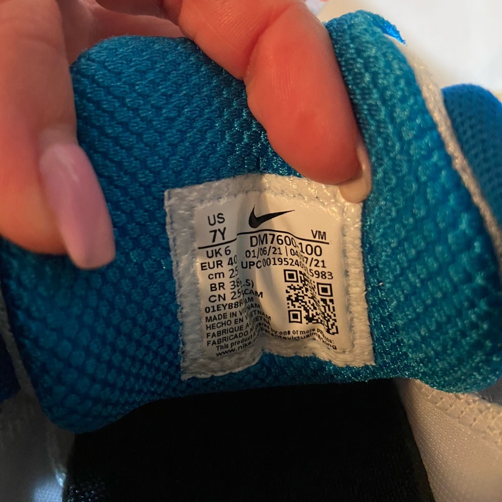 Brand New Nike Air Max Genome - Picture 4 of 6